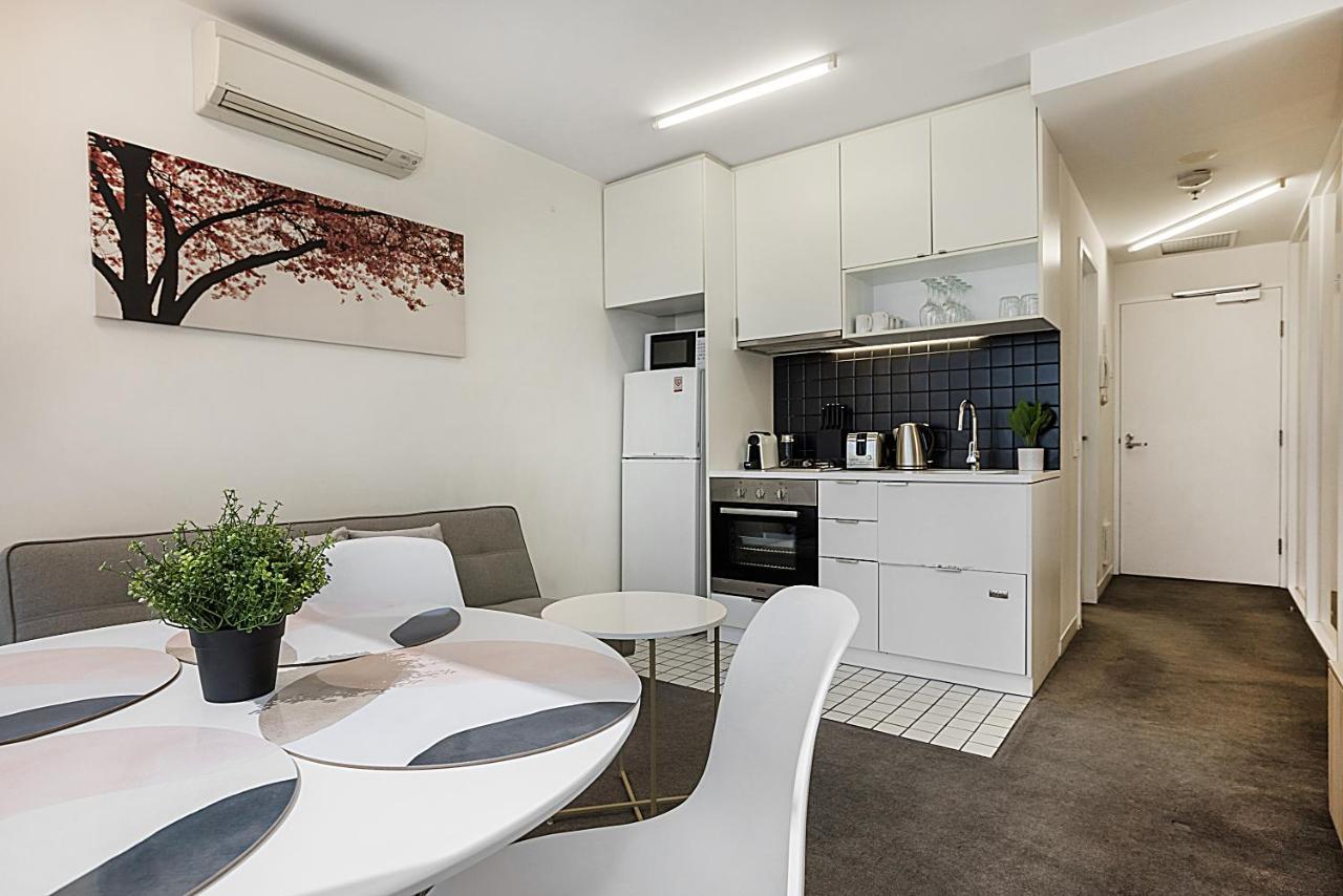 Апартаменты 2-Bed Unit Metres From Cbd Malls, Dining & Sights Мельбурн Экстерьер фото